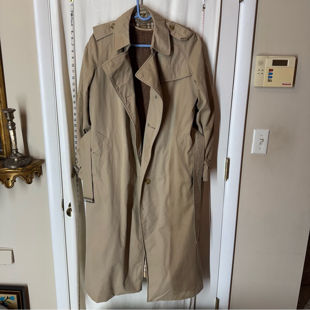 Vintage Women's Burberrys Trench Coat